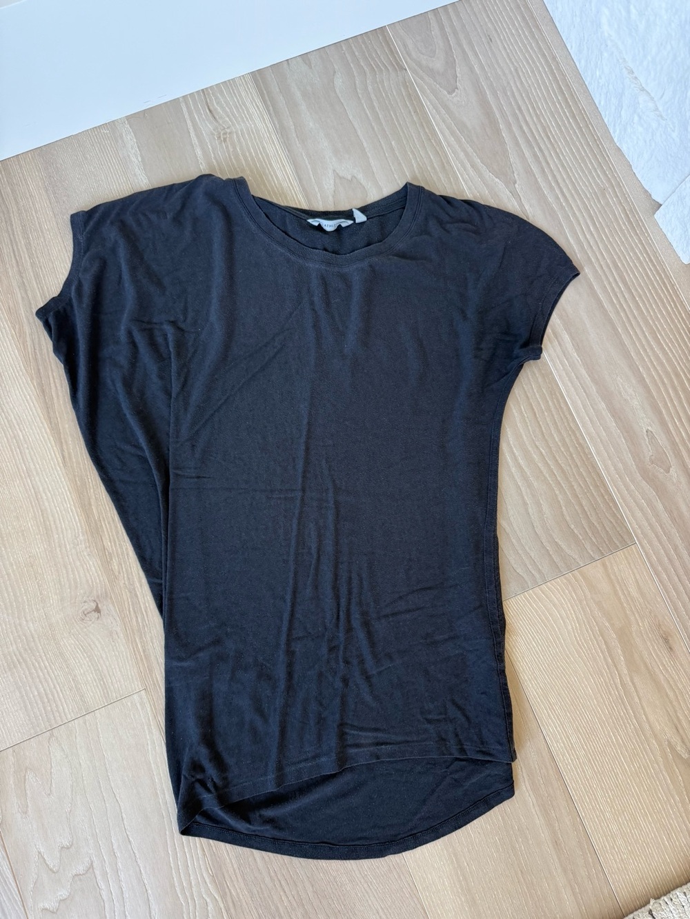 Athleta asymmetrical Black Short Sleeve Crewneck Tee